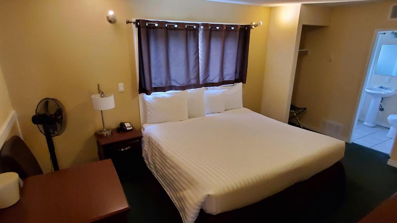 Comox Valley Inn & Suites Кортні Екстер'єр фото