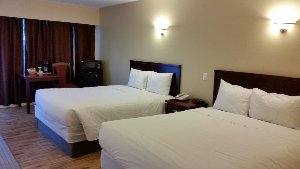 Comox Valley Inn & Suites Кортні Екстер'єр фото