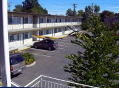 Comox Valley Inn & Suites Кортні Екстер'єр фото